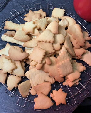 Plätzchen auf Backrost